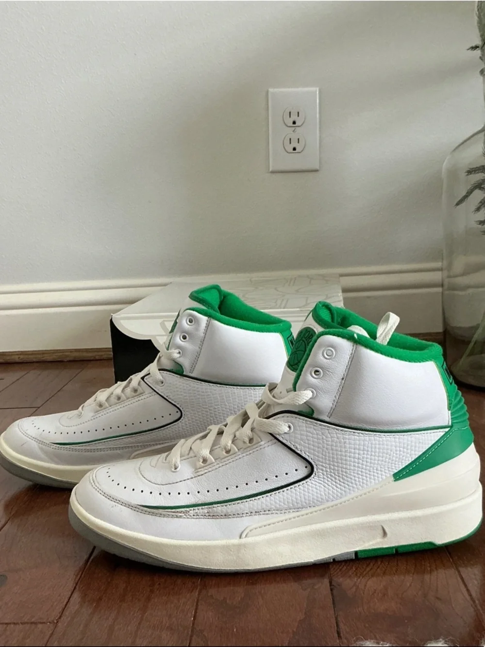 Nike Men’s Air Jordan 2 Retro “Lucky Green” - 9.5 - Pre-Owned with Box